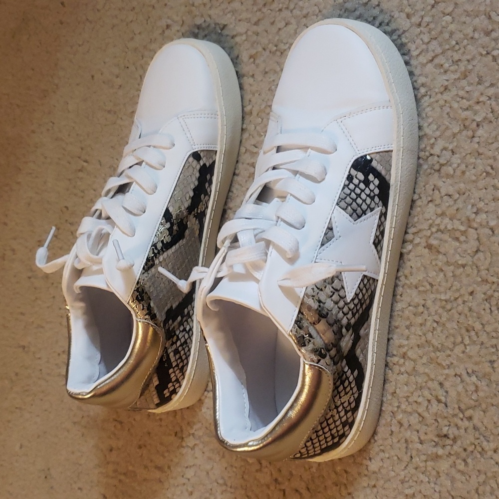 Madden Girl tennis shoes